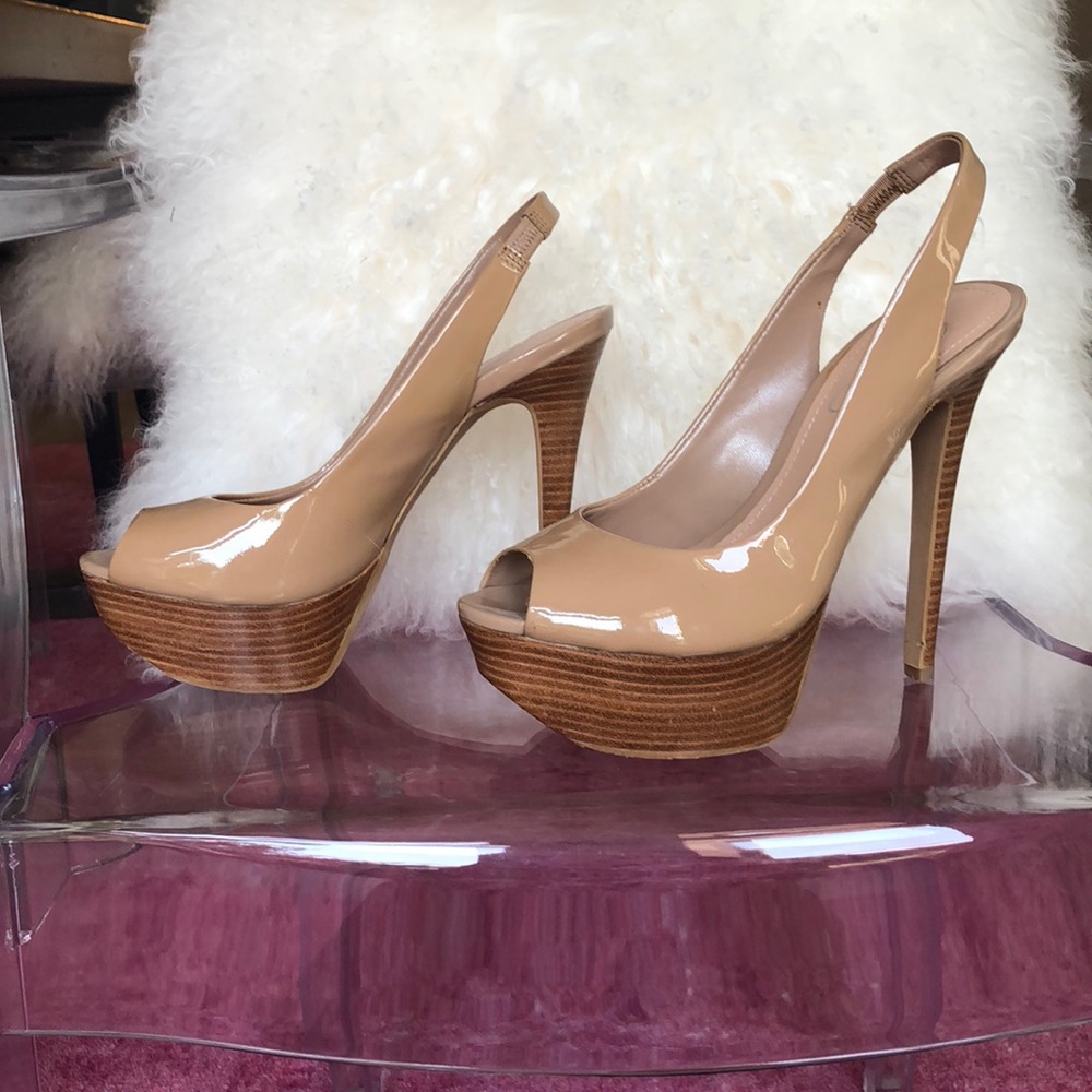 Jessica Simpson Nude Heels!